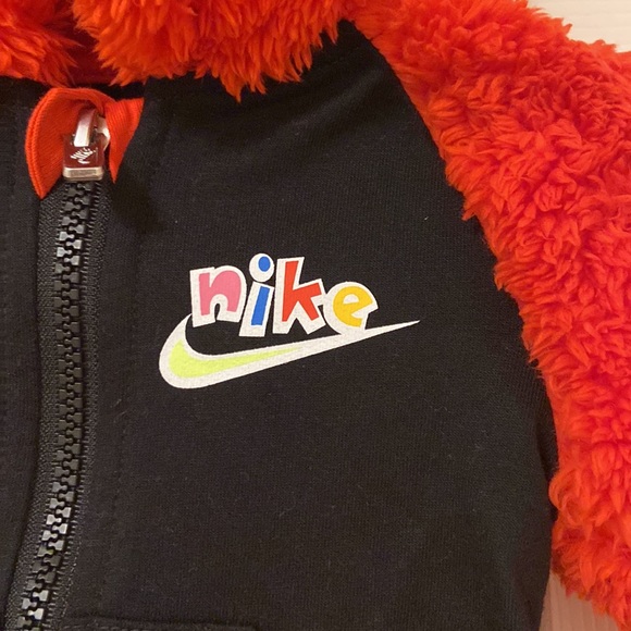 Baby Nike Onesie - Picture 2 of 3